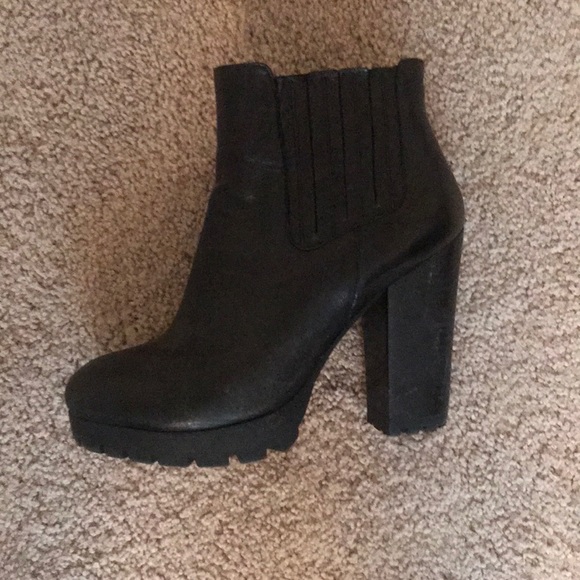 Black Steve Madden booties - Picture 3 of 3